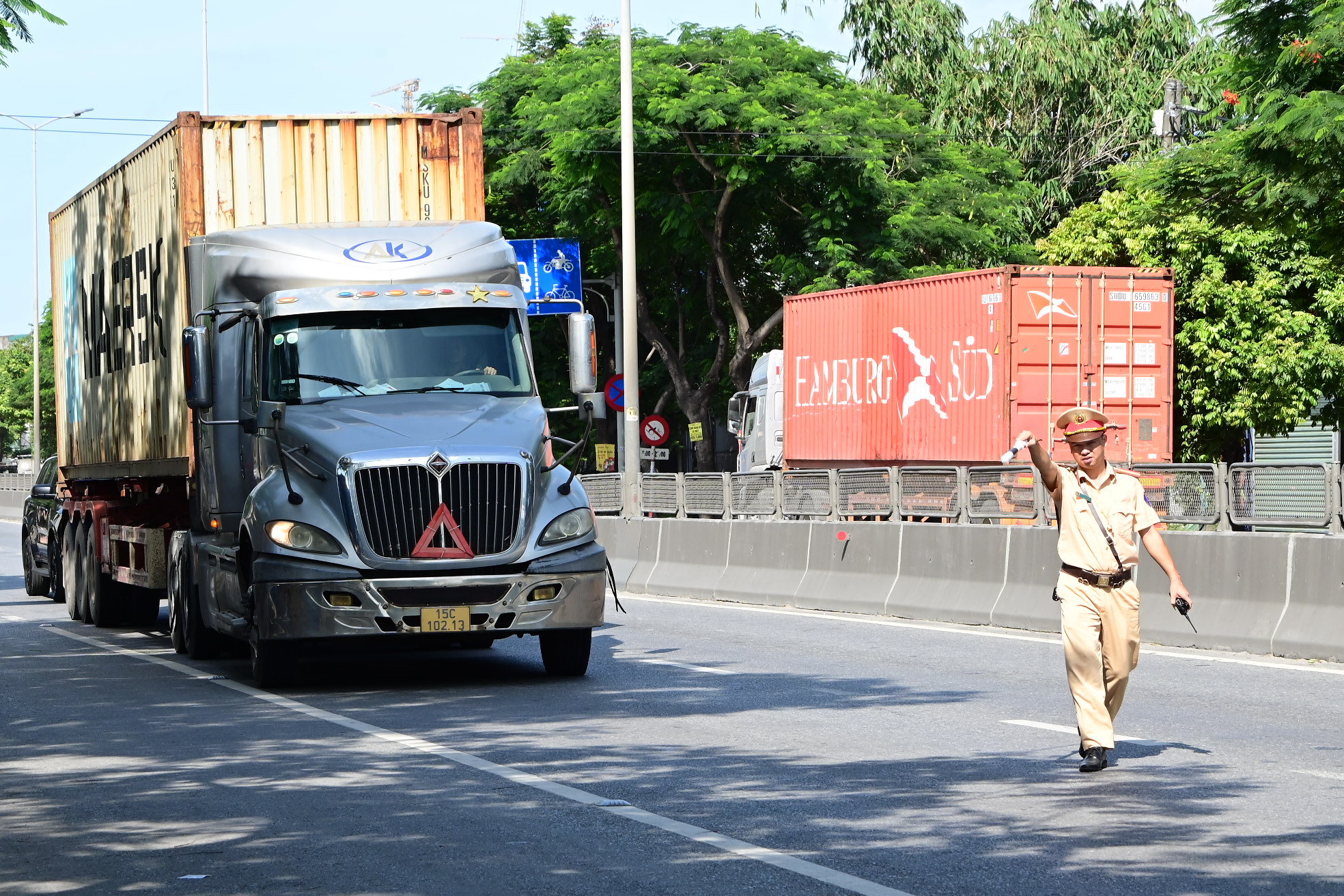 Toàn quốc tổng kiểm soát xe ô tô kinh doanh vận tải toàn quốc